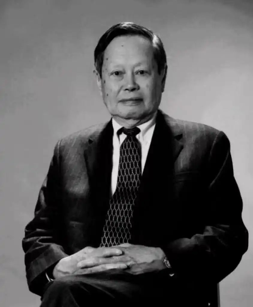 天津大学师生深切缅怀杨振宁先生(图9)