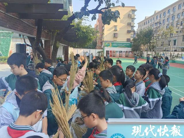 南京九初变身“大学课堂”著名高校师生为科技节带来科创盛宴(图5)