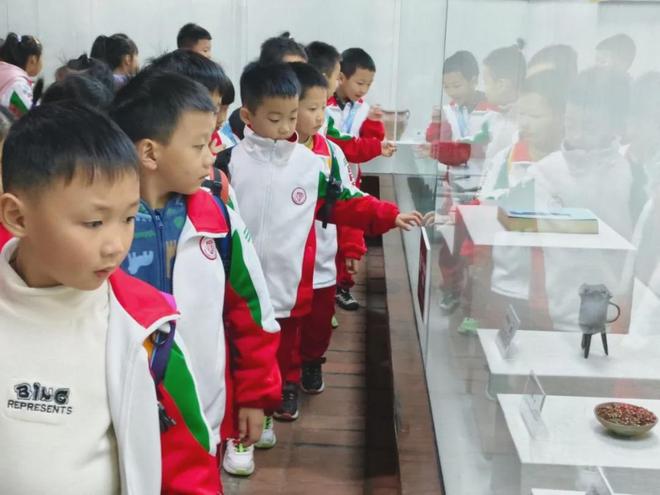 分级定制研学有“谱”：“秋日课堂”为孩子搭建真实的成长阶梯(图2)