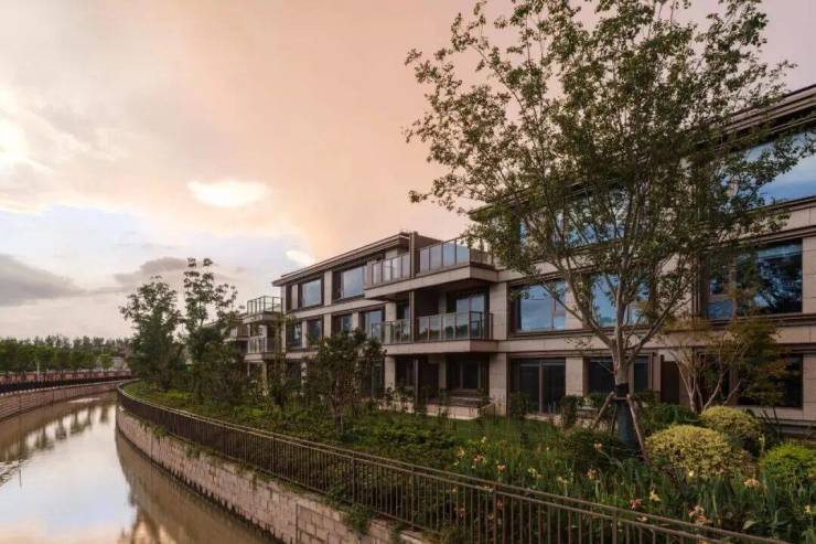 尼德兰半岛(售楼处)首页网站-尼德兰半岛销售中心-小区环境-户型-价格-地址-楼盘详情-周边配套-售楼处电话(图8)