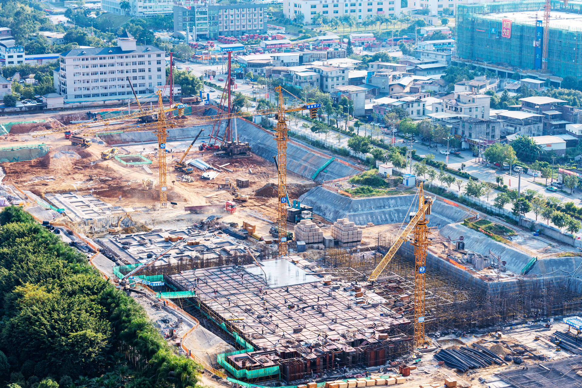 完善能源保障体系平度市兴平热电厂区内项目加快建设(图1)