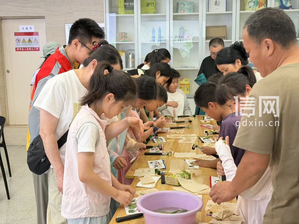 多方聚力深耕立德树人崂山区新时代文明实践站精彩过暑假(图2) 多方聚力深耕立德树人崂山区新时代文明实践站精彩过暑假(图2)